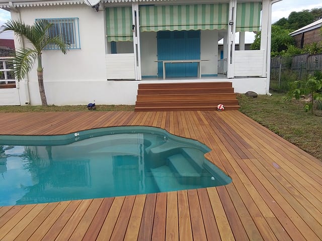 Caillebotis en bois Cumaru à La Réunion